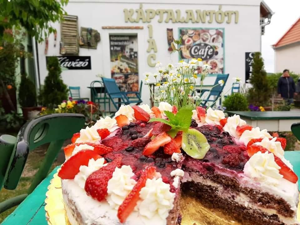 Piac Vendégház Kaptalantoti Kültér fotó
